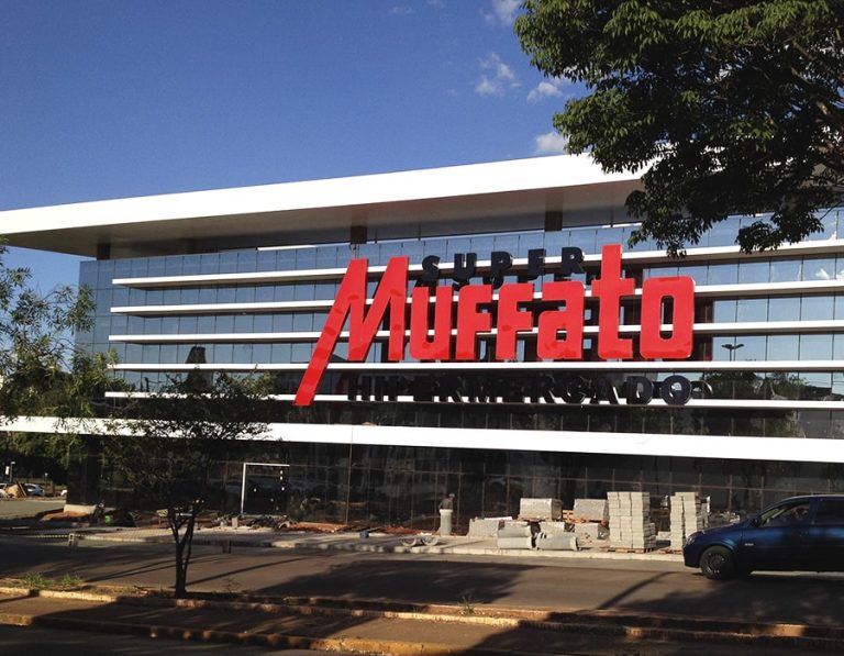 Fachada-e-letreiro-10-min