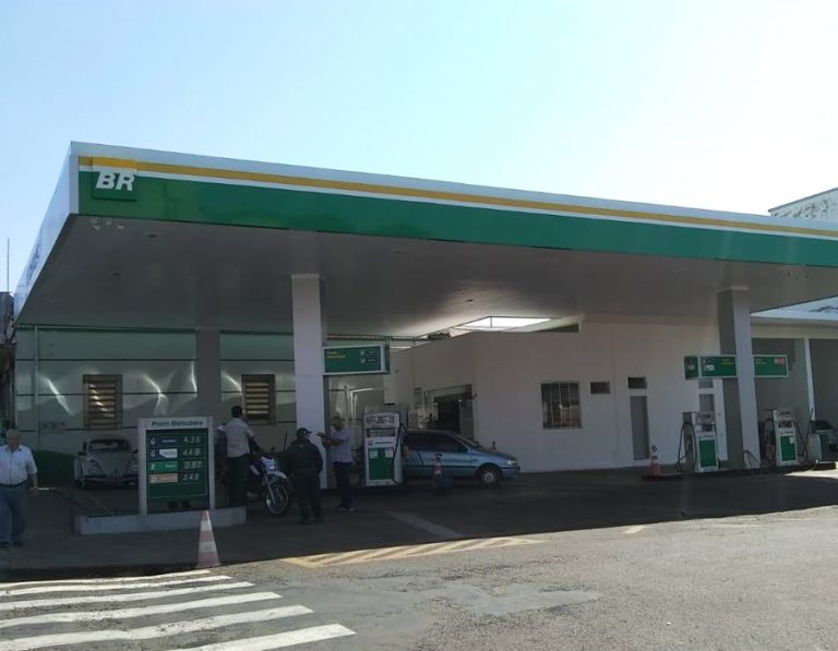 Fachada-e-letreiro-14-min