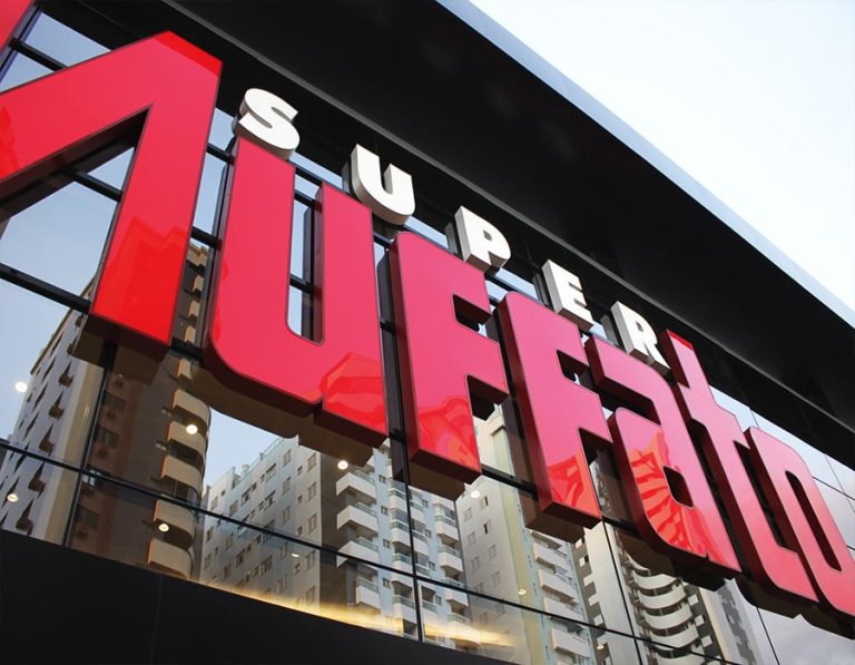 Fachada-e-letreiro-5-min